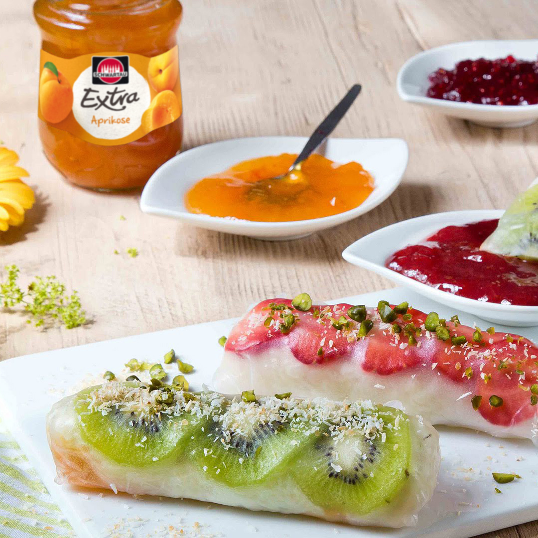 Süße Sommerrollen mit fruchtigen Dips
